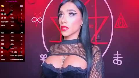 Victoria Vampire online show from 11.16.25