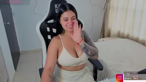 V  I C  T O R I A  online show from 04.28.26