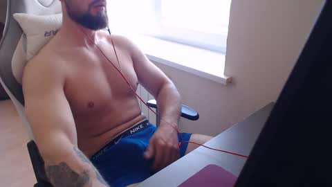 Snapshot of videmashot chatting on 05.30.26 vade online show from 05.30.26