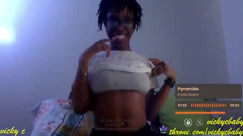 Vicky C Vicky V - Vicky C Baby Baby Vee - Schoolgurl V - V the Qween of Edging - Miss Vicky if U Nasty online show from 01.29.25