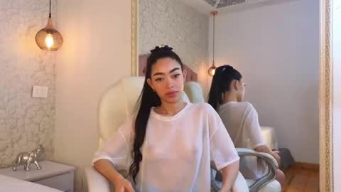 Violet  online show from 11.19.25