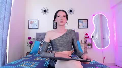 Violet online show from 12.22.25