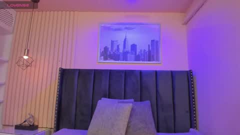 Viiolett online show from 10.22.25