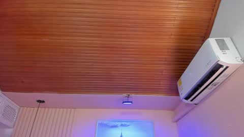 Viiolett online show from 10.26.25