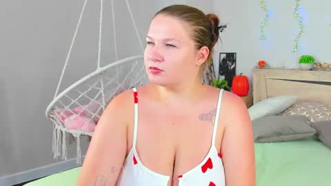 Snapshot of viirginia_robinson chatting on 06.19.26 Jinny online show from 06.19.26