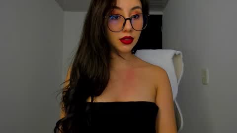 Snapshot of viithoney chatting on 11.18.25 viithoney online show from 11.18.25