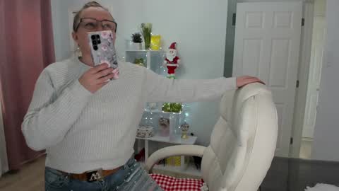 Ukrainian-woman online show from 12.08.24