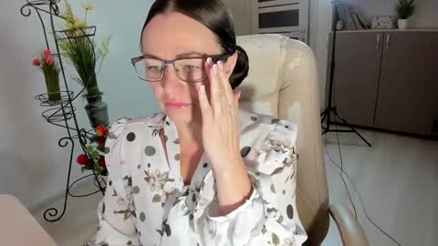 Ukrainian-woman online show from 11.30.25