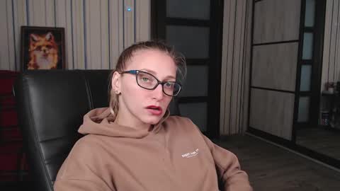Vika online show from 10.04.25
