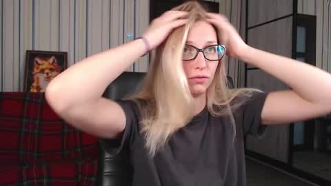 Vika online show from 10.31.25