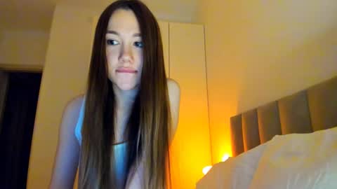 Snapshot of vikawels chatting on 11.23.25 Vika online show from 11.23.25