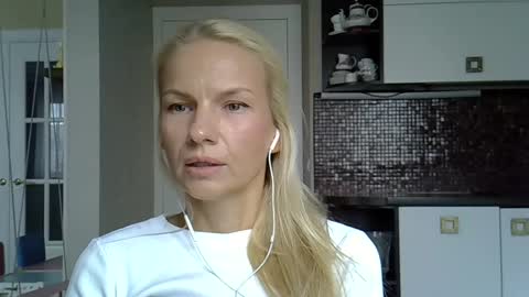 viki_loun5 online show from 09.26.25