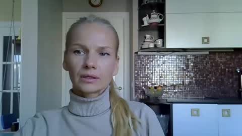 viki_loun5 online show from 09.30.25