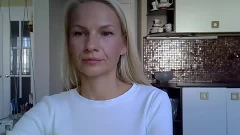 viki_loun5 online show from 10.01.25