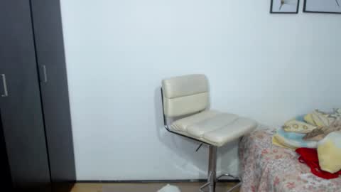 Snapshot of viki_mom chatting on 12.11.24 Viki Mom online show from 12.11.24