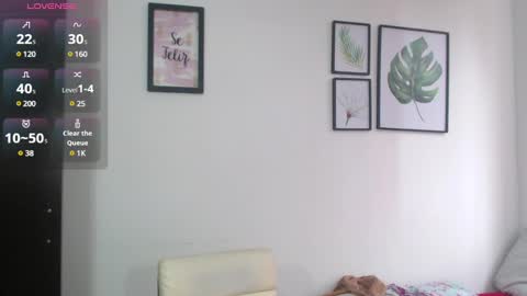 Snapshot of viki_mom chatting on 01.25.25 Viki Mom online show from 01.25.25