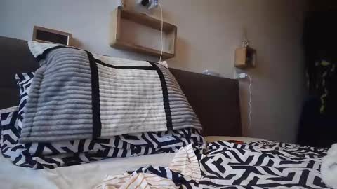 Snapshot of viking8819 chatting on 10.21.25 viking8819 online show from 10.21.25