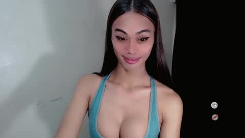 vikkylustfull online show from 12.18.24