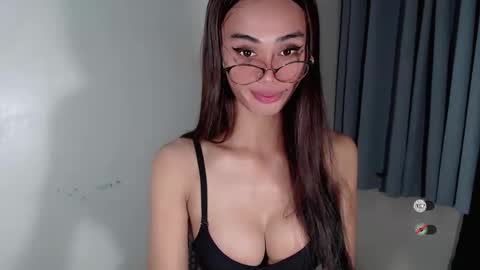 vikkylustfull online show from 12.19.24