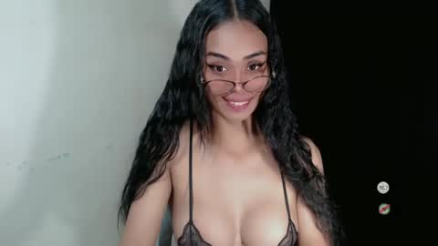 vikkylustfull online show from 01.28.25