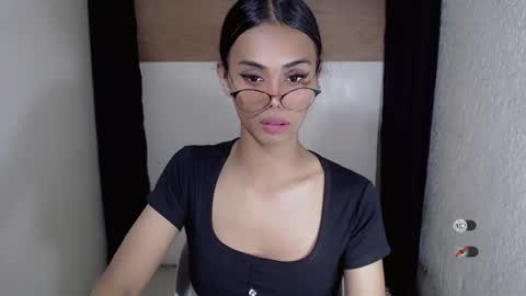 vikkylustfull online show from 02.14.25