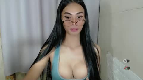 vikkylustfull online show from 02.27.25