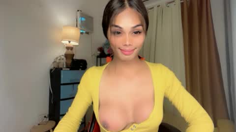 Snapshot of vikkylustfull chatting on 08.02.26 vikkylustfull online show from 08.02.26
