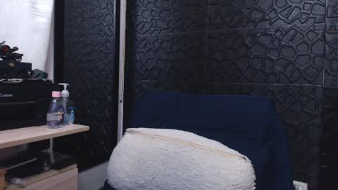 Viktor Herrera online show from 10.03.25