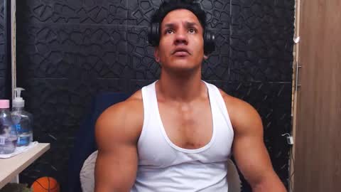 Viktor Herrera online show from 10.20.25