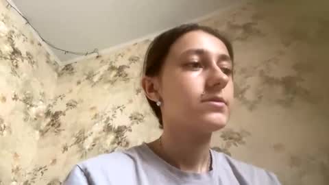 Snapshot of viktoria9898 chatting on 10.13.25 Sweett online show from 10.13.25