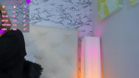 Snapshot of viktoria_davis_ chatting on 02.23.25 Viktoria online show from 02.23.25