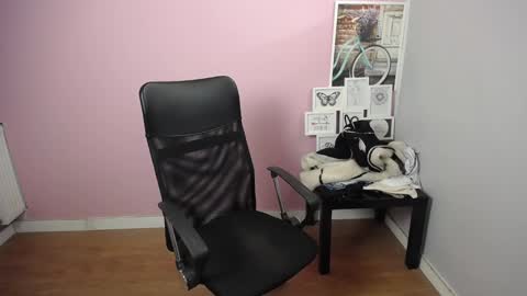 Snapshot of viktoria_lovely chatting on 01.31.25 viktoria_lovely online show from 01.31.25