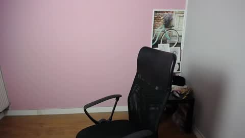 Snapshot of viktoria_lovely chatting on 03.07.25 viktoria_lovely online show from 03.07.25