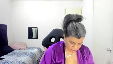 Snapshot of vikyadams chatting on 10.22.25 VIKY ADAMS online show from 10.22.25