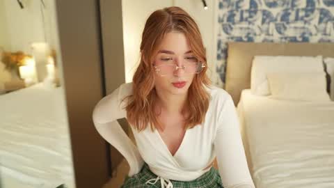 Snapshot of villanelle_l chatting on 06.13.26 Lana online show from 06.13.26