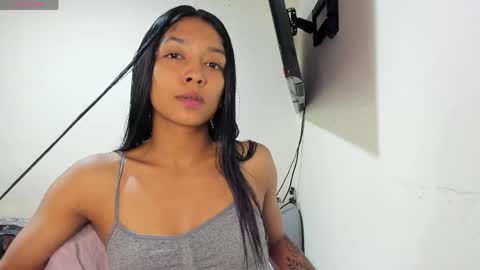 Snapshot of vinaly_y chatting on 05.06.26 Vinaly online show from 05.06.26