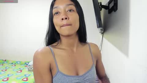 Snapshot of vinaly_y chatting on 05.25.26 Vinaly online show from 05.25.26