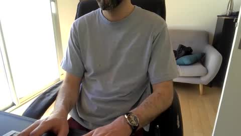 Snapshot of vince_du_80 chatting on 04.24.26 Vince online show from 04.24.26