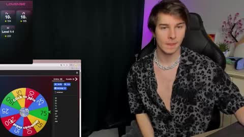 Snapshot of vincent__strong chatting on 11.03.25 Vincent Strong online show from 11.03.25