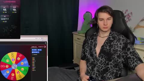 Snapshot of vincent__strong chatting on 11.09.25 Vincent Strong online show from 11.09.25