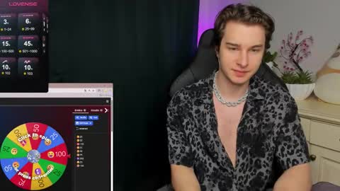 Vincent Strong online show from 11.16.25