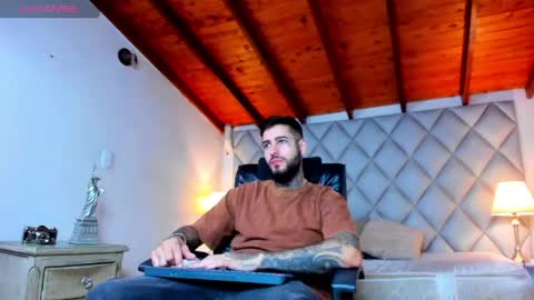 Snapshot of vincentsartori chatting on 04.13.26 Vincent Sartori online show from 04.13.26