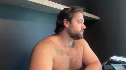 Snapshot of vinfaro27 chatting on 10.26.25 Vinfaro27 online show from 10.26.25