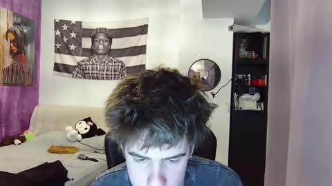 Snapshot of vinnie_06 chatting on 09.18.25 vinnie online show from 09.18.25