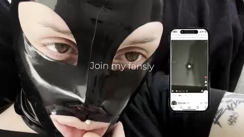 Diva Silvia online show from 12.17.25