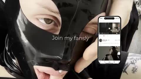 Snapshot of vinylstore chatting on 02.01.26 Diva Silvia online show from 02.01.26