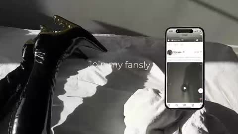 Snapshot of vinylstore chatting on 02.11.26 Diva Silvia online show from 02.11.26