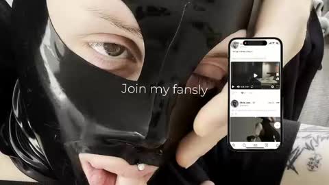 Snapshot of vinylstore chatting on 02.15.26 Diva Silvia online show from 02.15.26