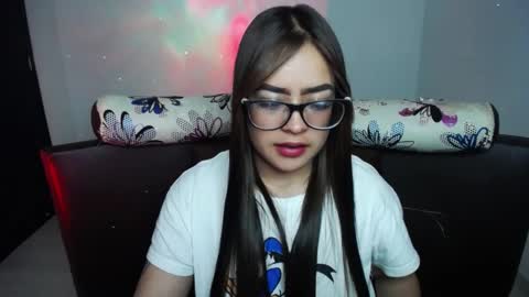 Snapshot of vio_let_ chatting on 12.31.24 Daniela online show from 12.31.24