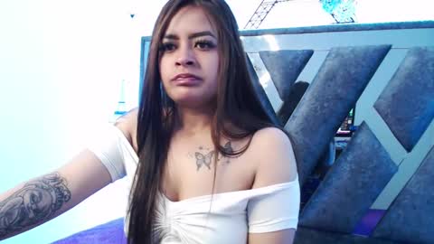 Snapshot of vio_let_ chatting on 01.18.25 Daniela online show from 01.18.25